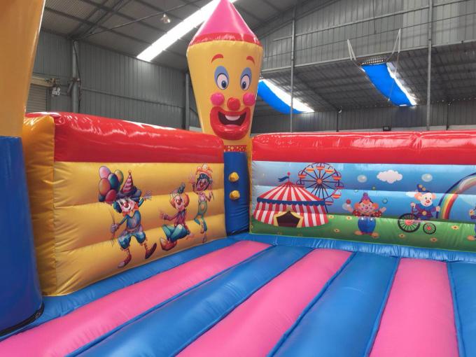 Jogos exteriores infláveis gigantes das crianças adultas/leão-de-chácara e corrediça infláveis